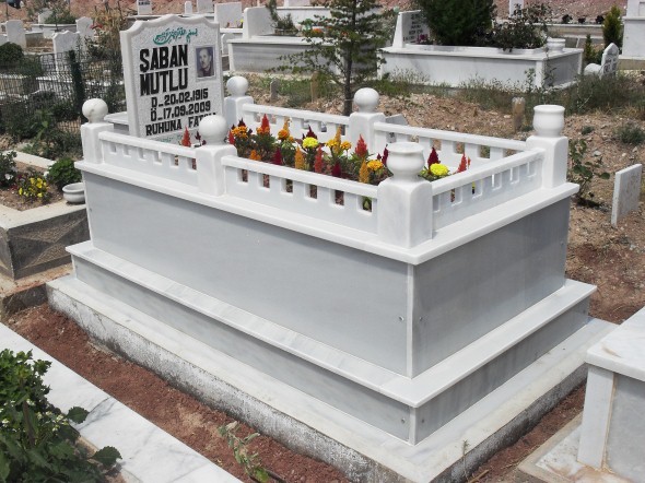 Ara Katlı 40'lık Kafesli Mermer Mezar